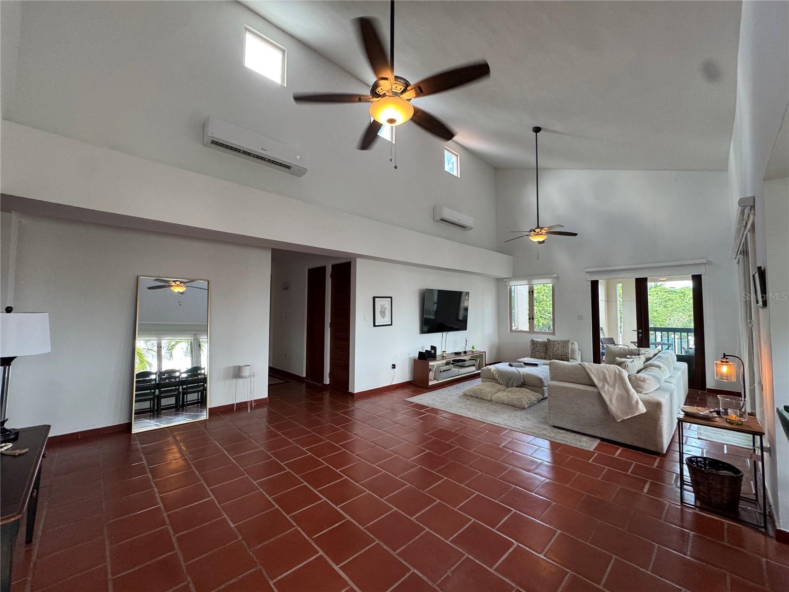 86 Lakeside Villas #f2 Property Photo 3