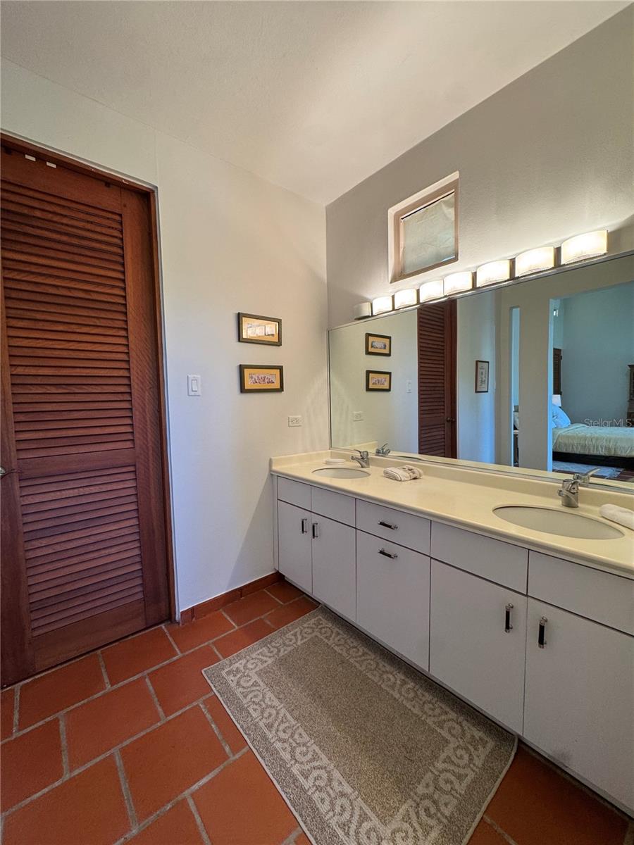 86 Lakeside Villas #f2 Property Photo 17