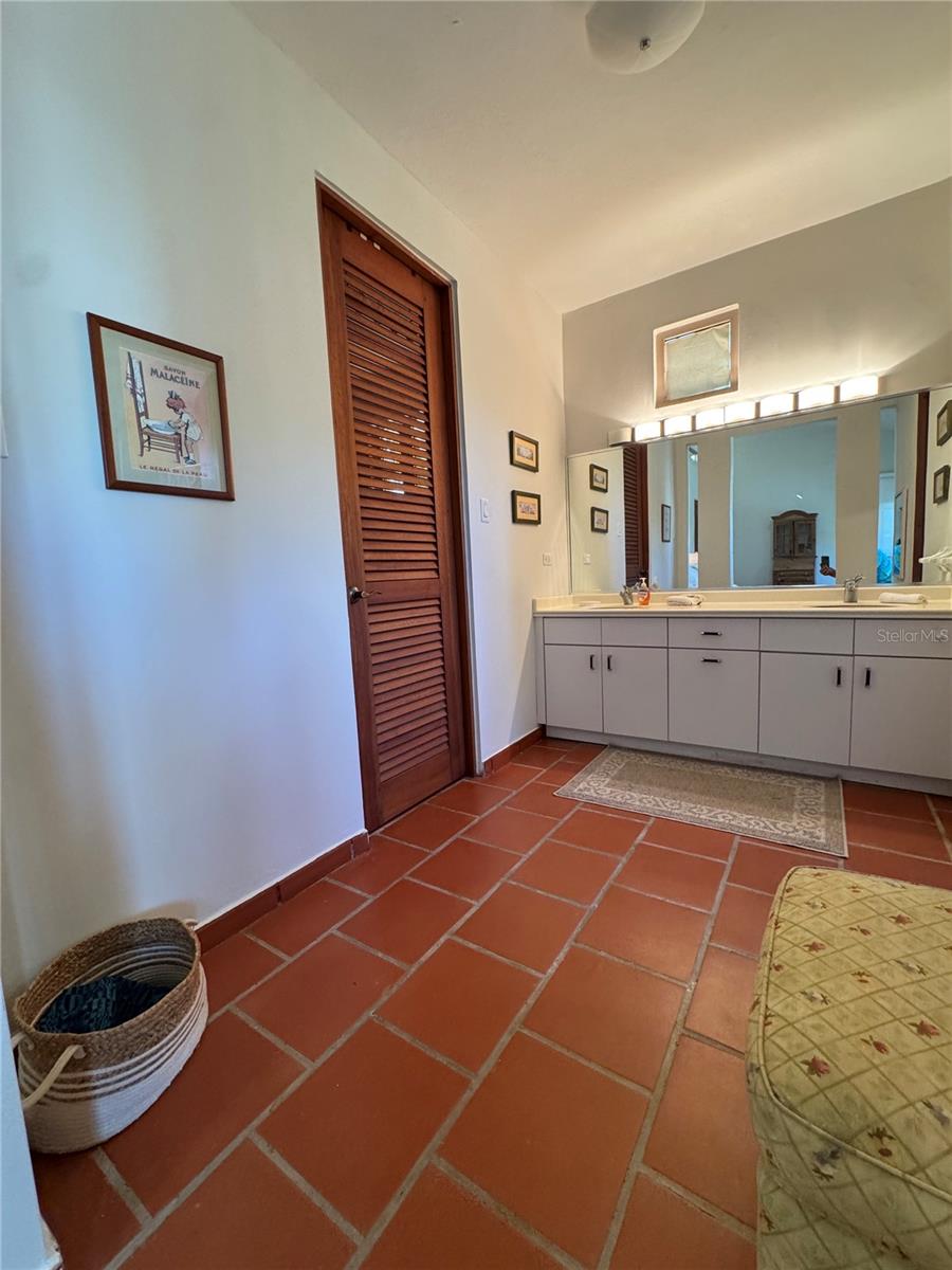 86 Lakeside Villas #f2 Property Photo 18