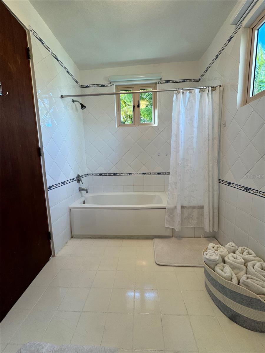 86 Lakeside Villas #f2 Property Photo 33
