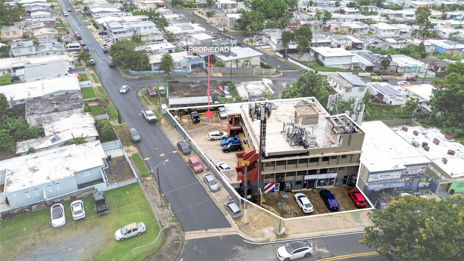 1 Hnas Davila, Betances Esq A D Property Photo 3