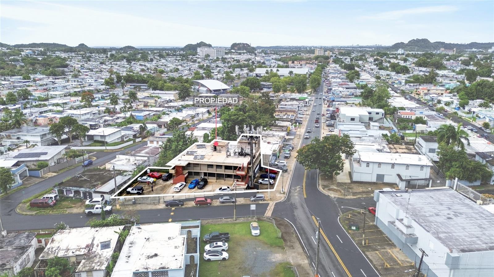 1 Hnas Davila, Betances Esq A D Property Photo 4