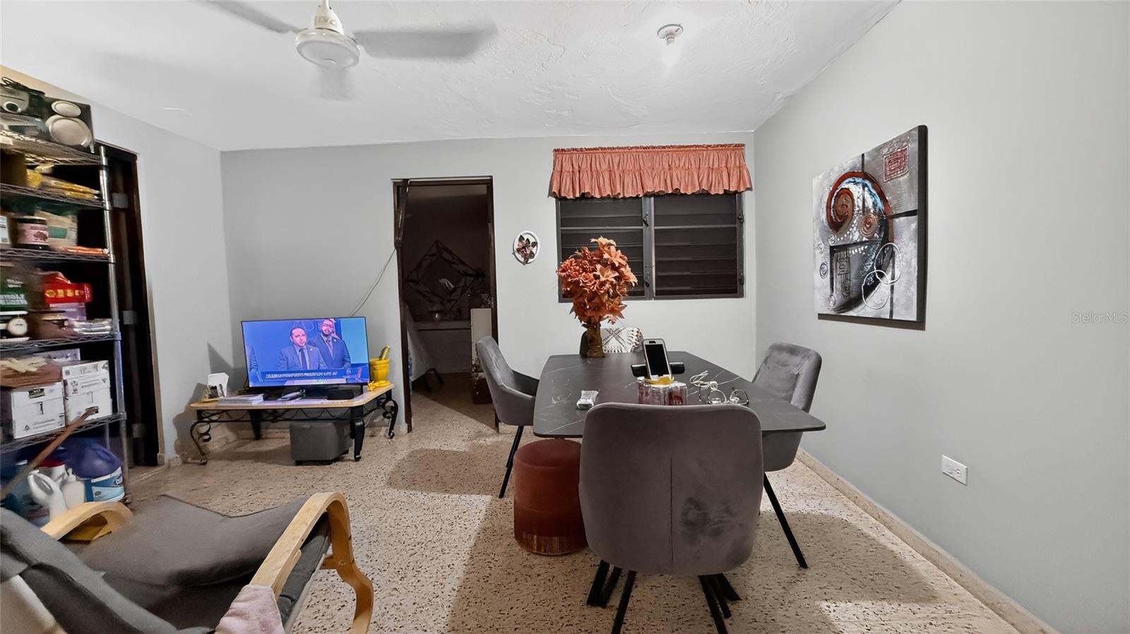 1 Hnas Davila, Betances Esq A D Property Photo 8