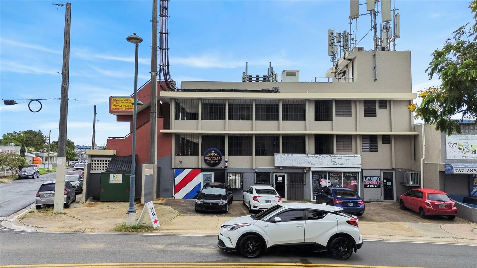1 Hnas Davila, Betances Esq A D Property Photo 16