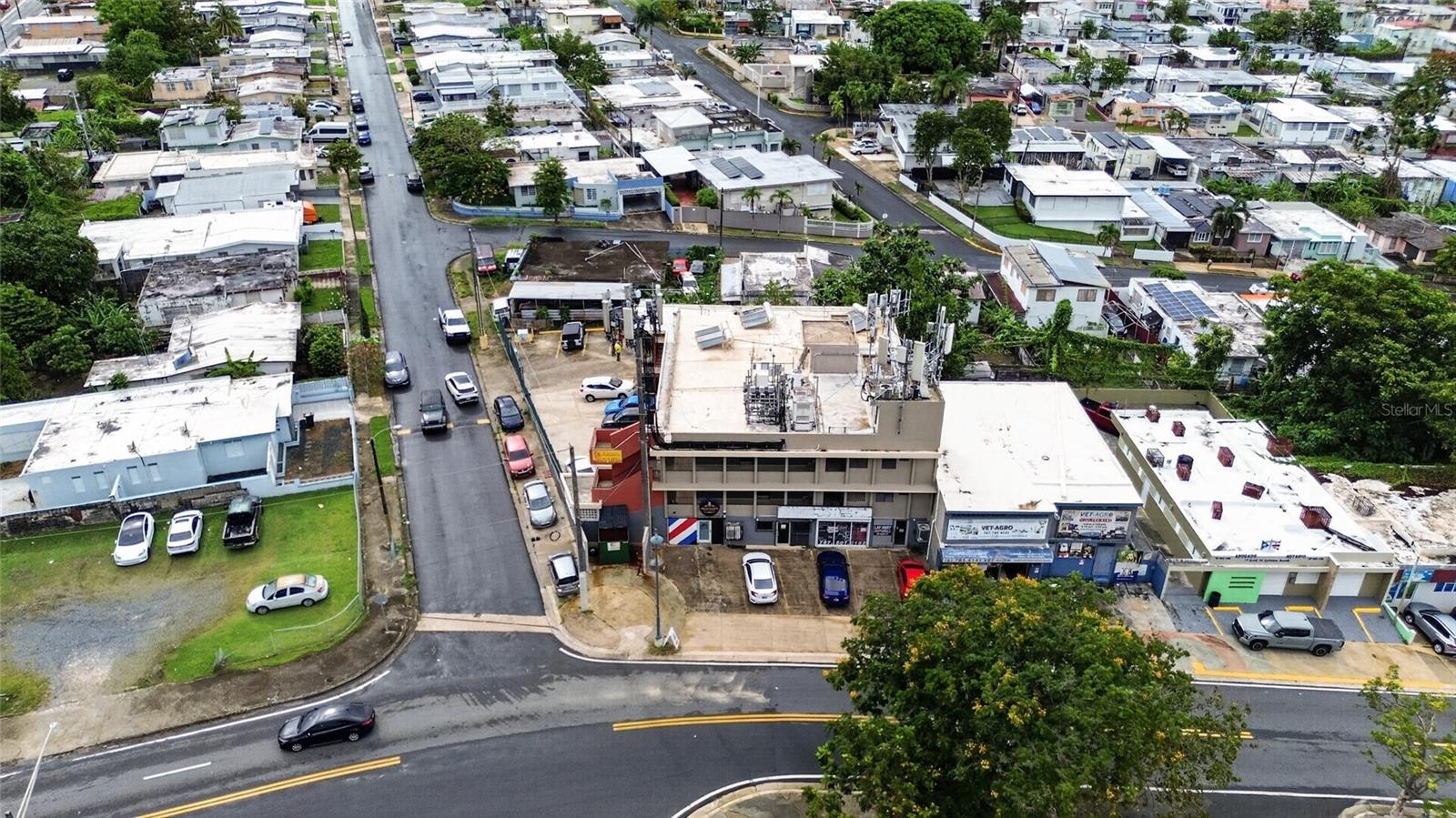 1 Hnas Davila, Betances Esq A D Property Photo 17