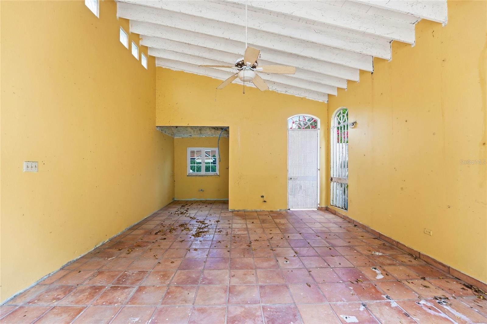 2 Calle J Property Photo 6