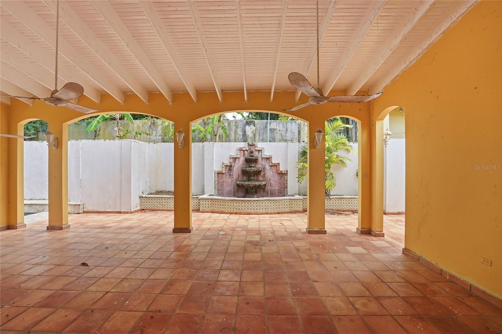 2 Calle J Property Photo 9