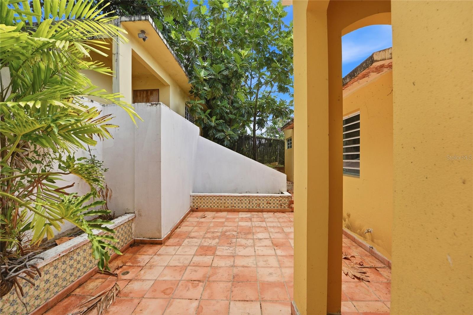 2 Calle J Property Photo 10