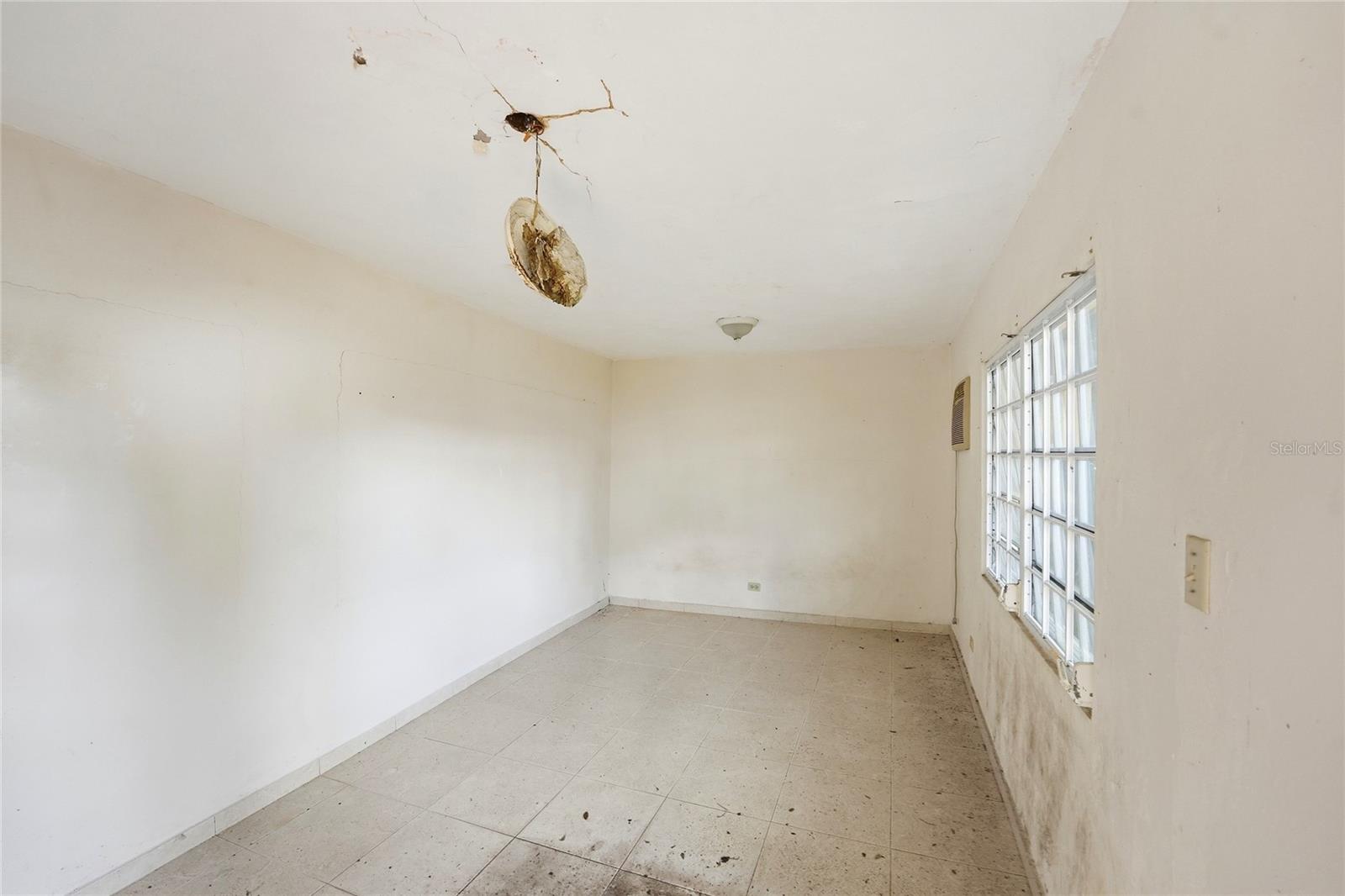 2 Calle J Property Photo 13