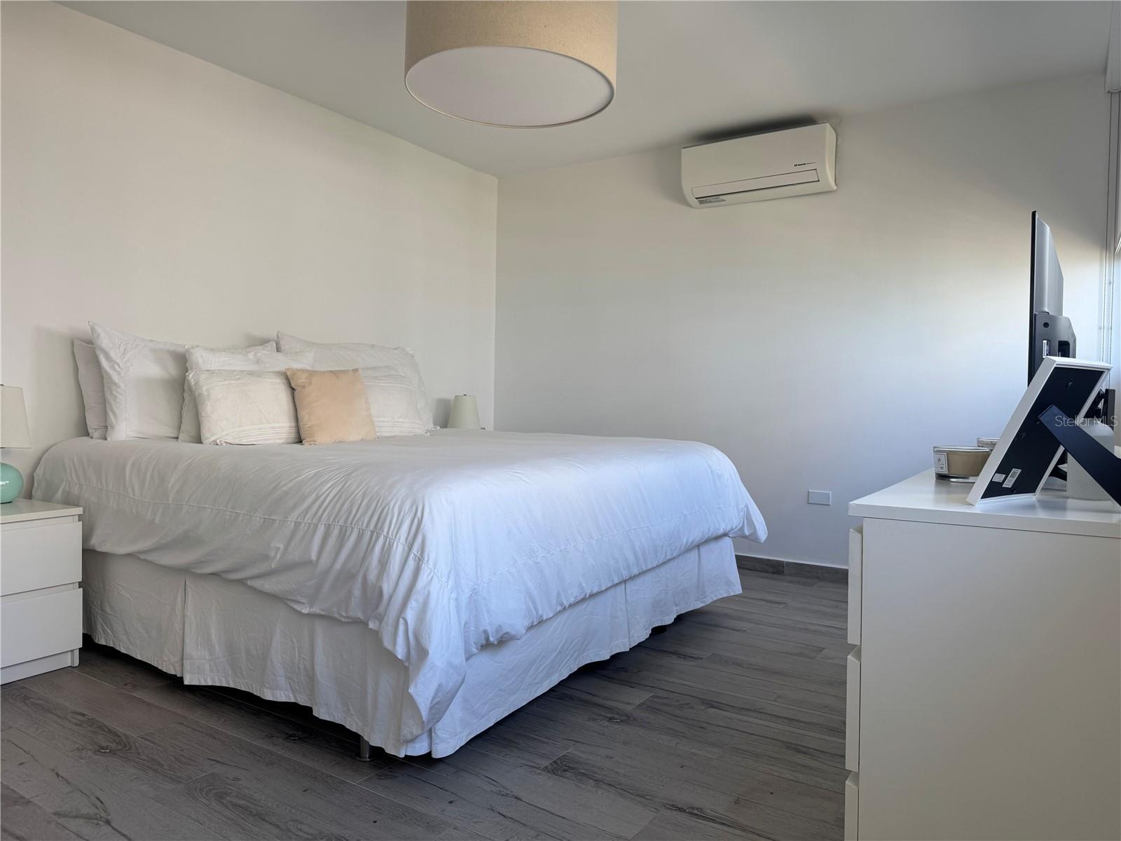 1 Taft #7-d Property Photo 18