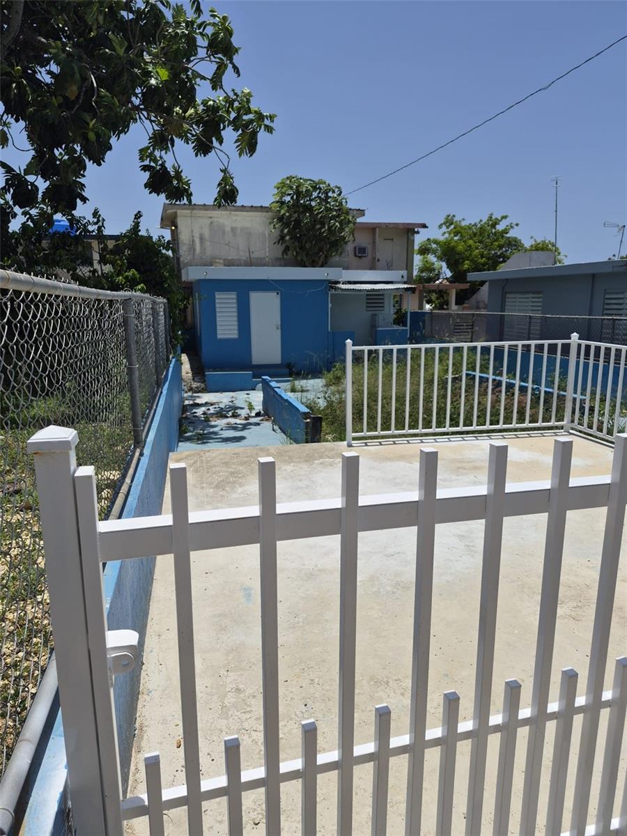 1 Barrio Mora Property Photo 2