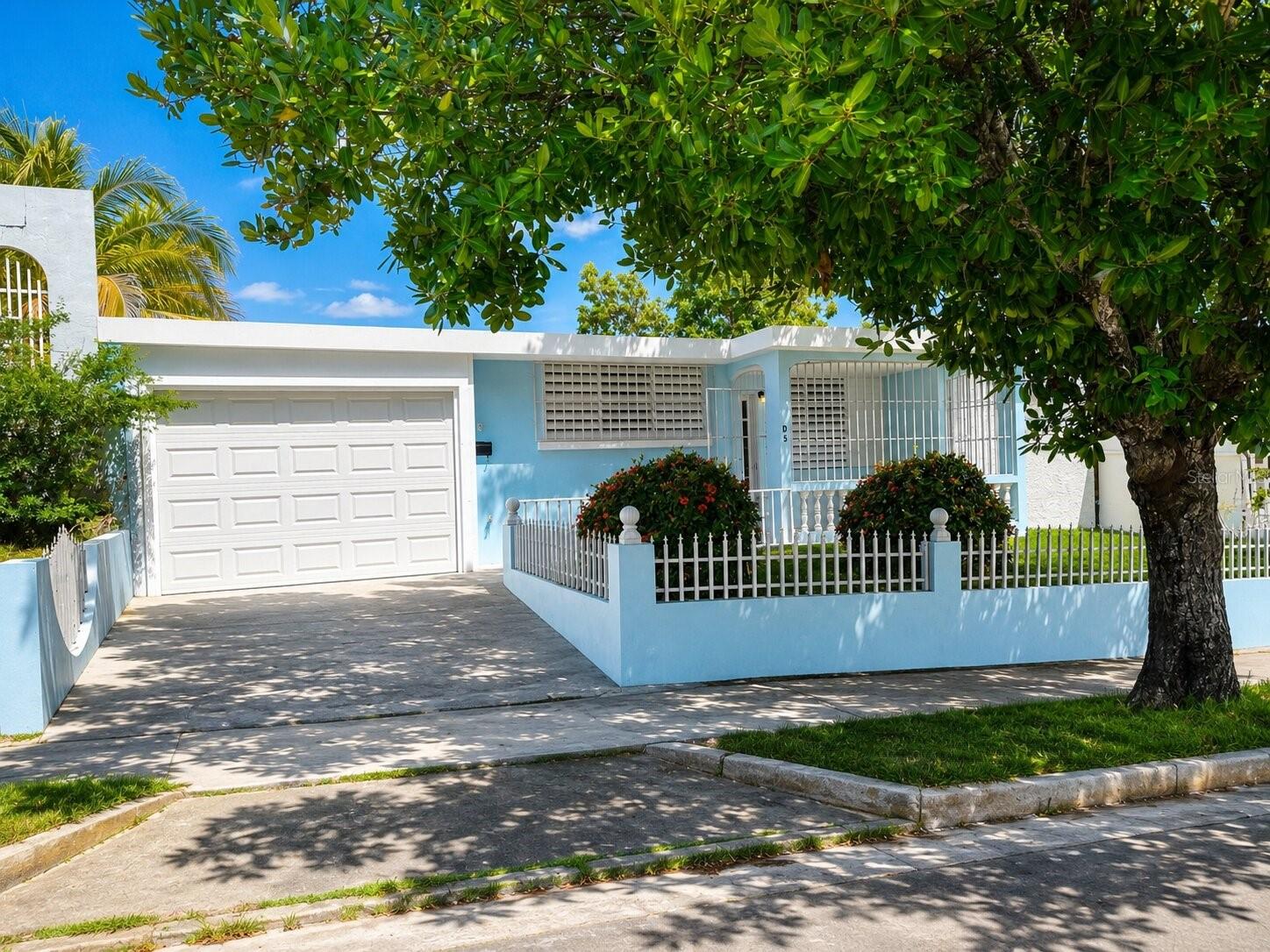 D5 Calle Canario Villa Serena Property Photo 1