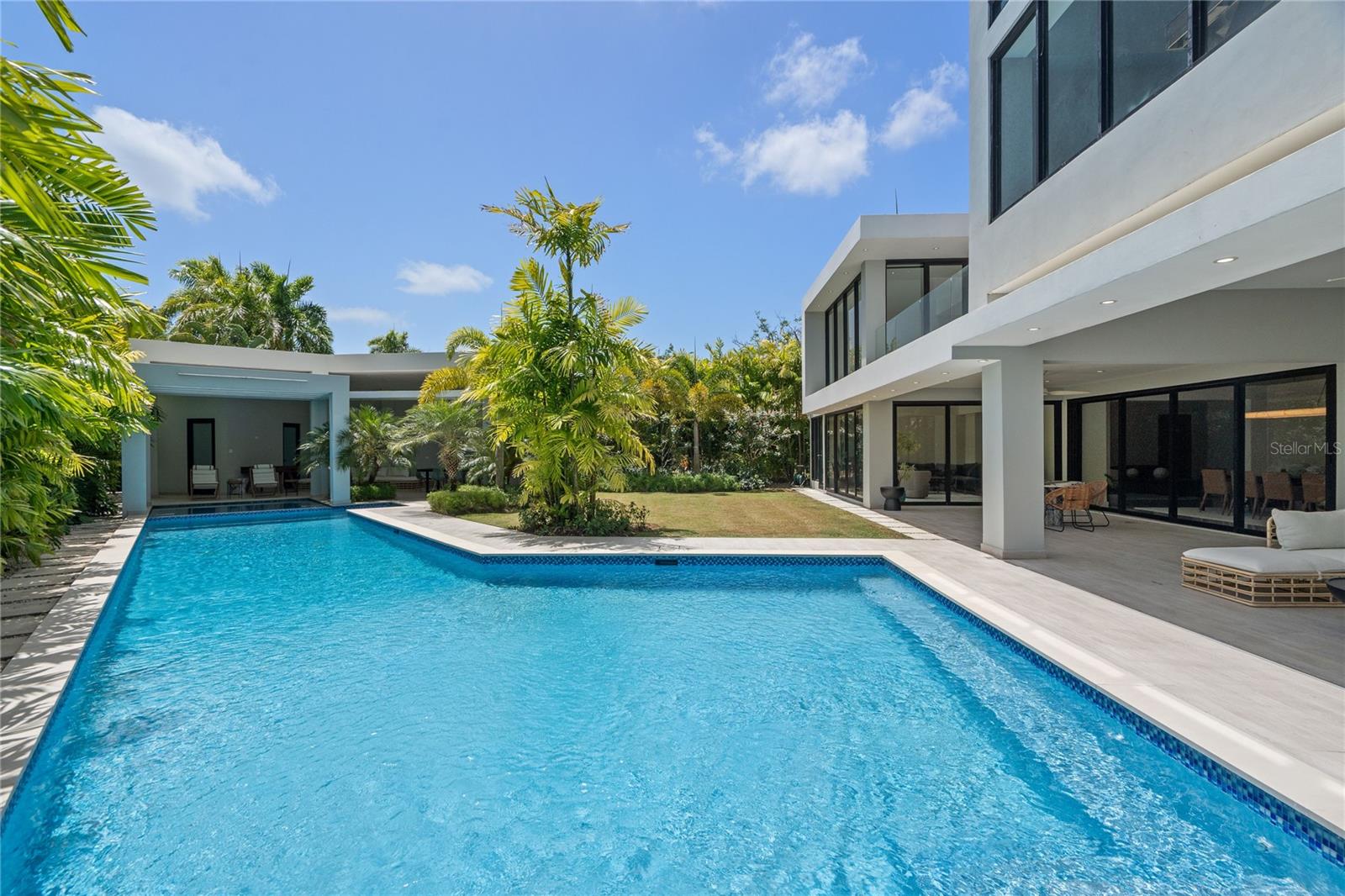 366 Dorado Beach East Property Photo 24