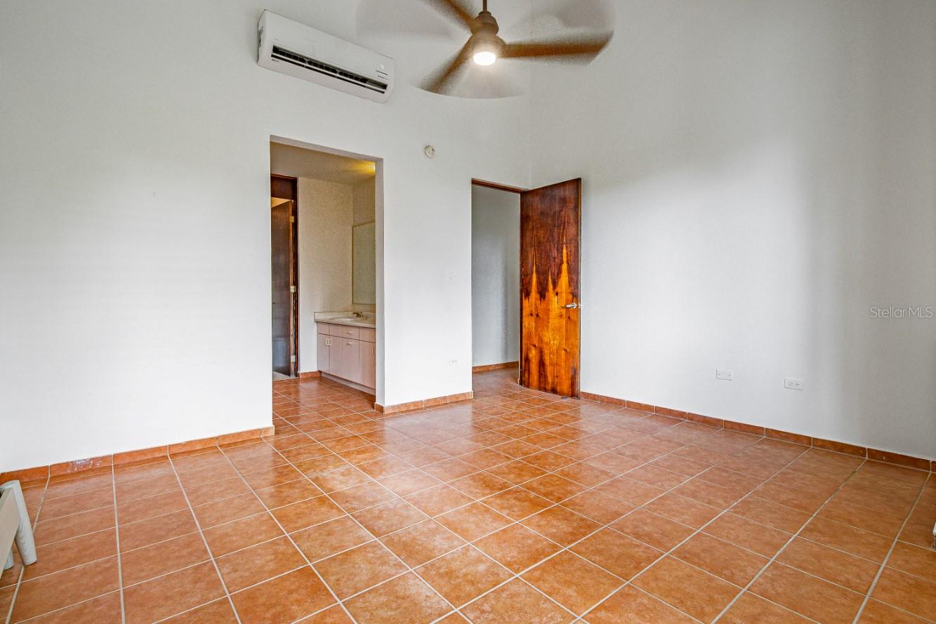 693 Ncv #324 Property Photo 8