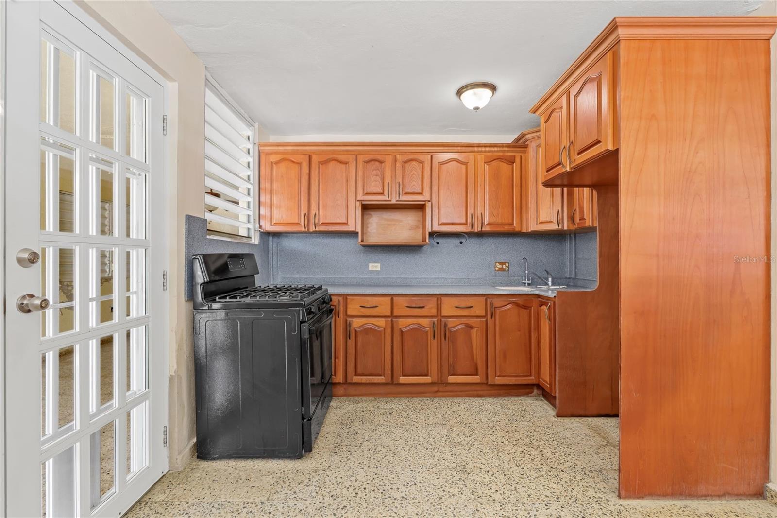 1-12 Y Property Photo 31