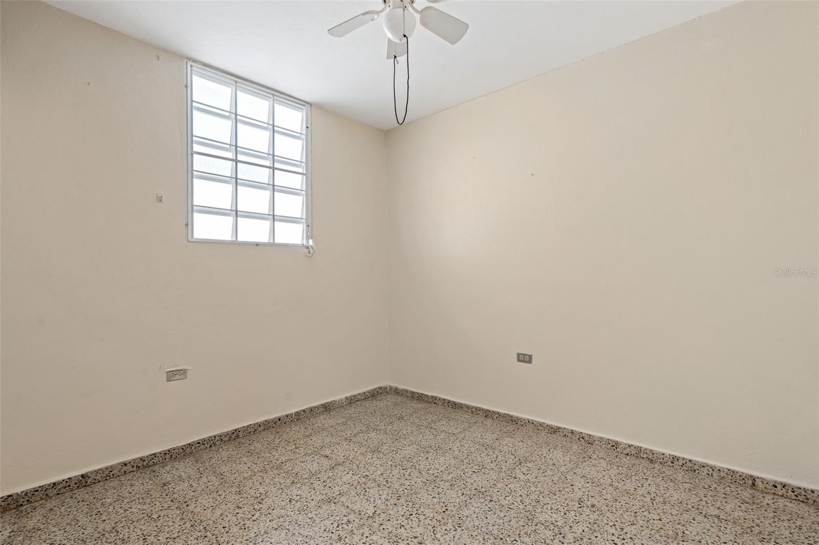 1-12 Y Property Photo 34