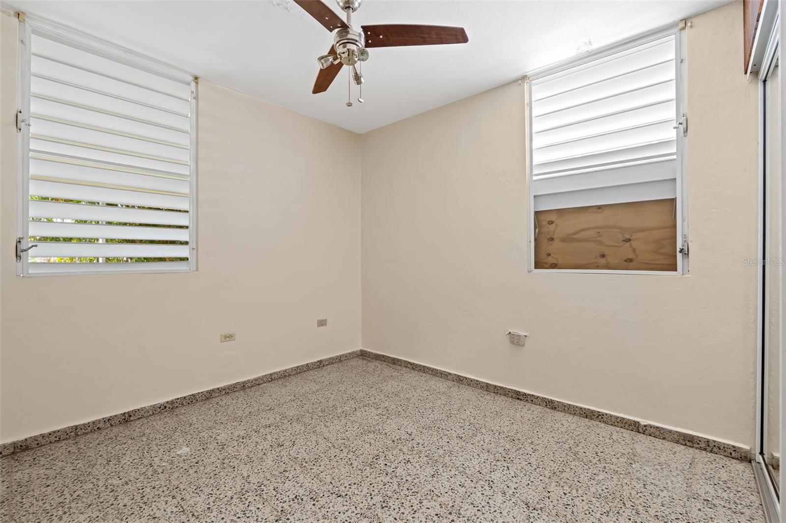 1-12 Y Property Photo 37