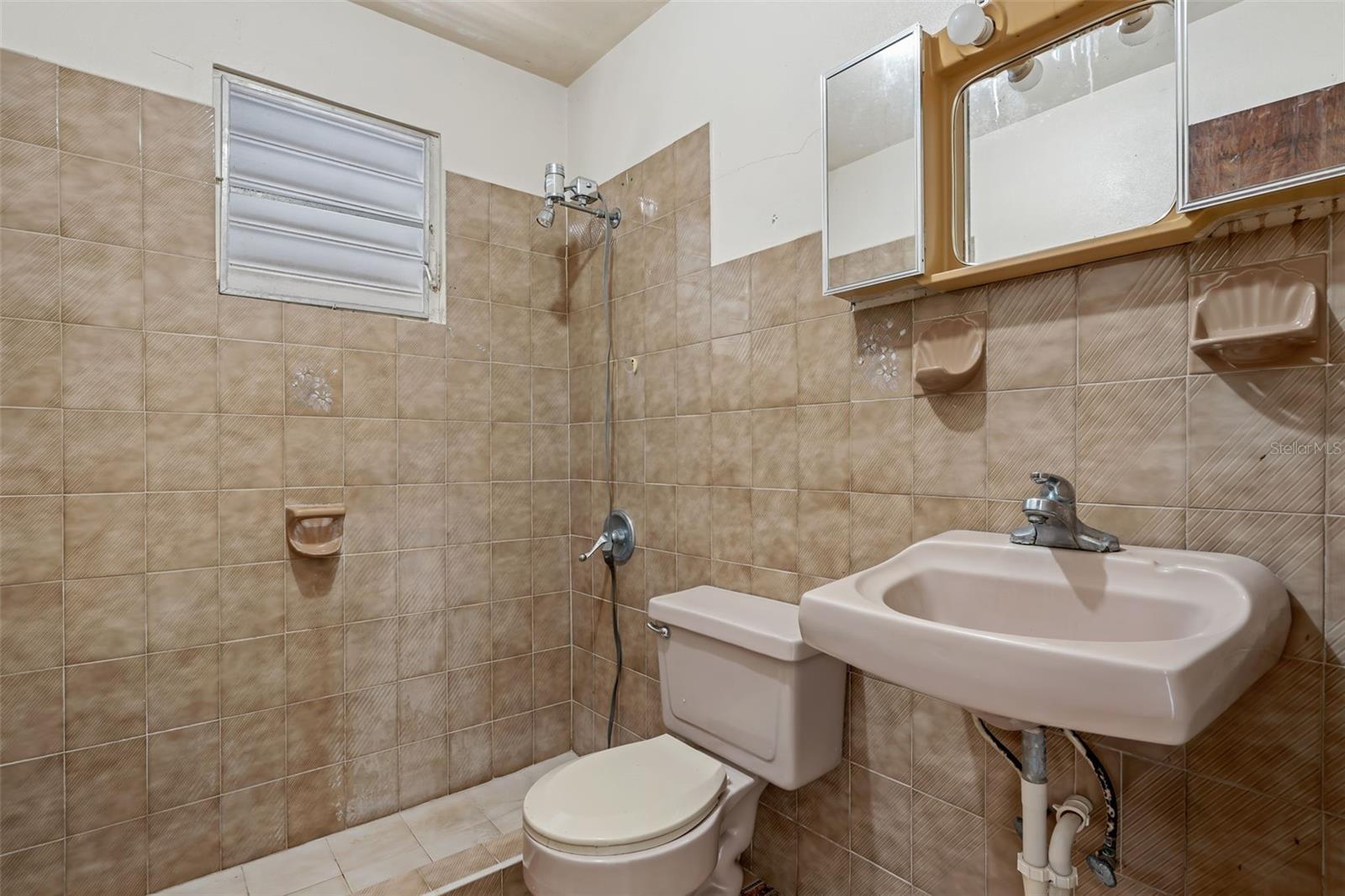 1-12 Y Property Photo 42