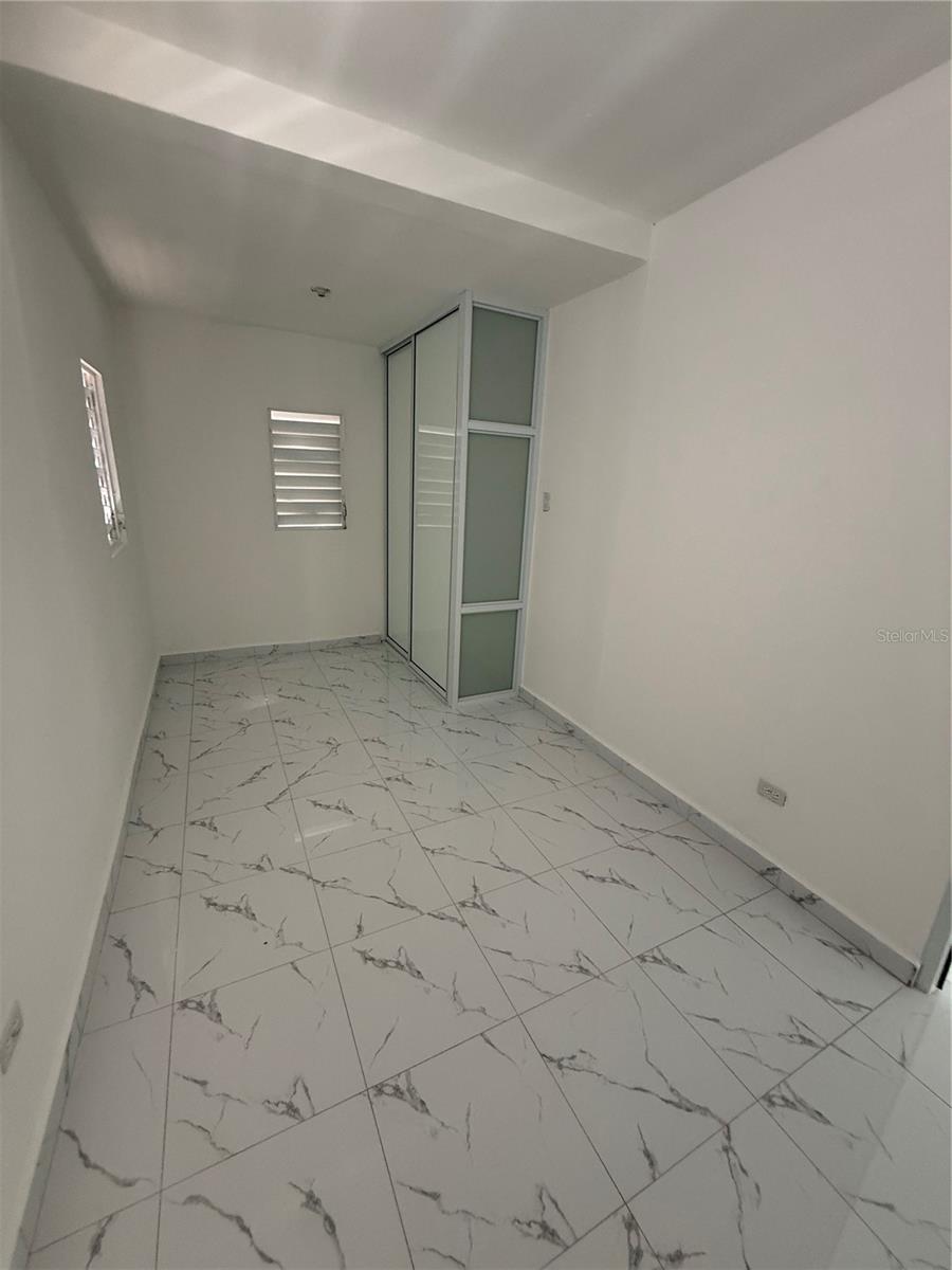 Zeno Gandia 65 Infantería Property Photo 10