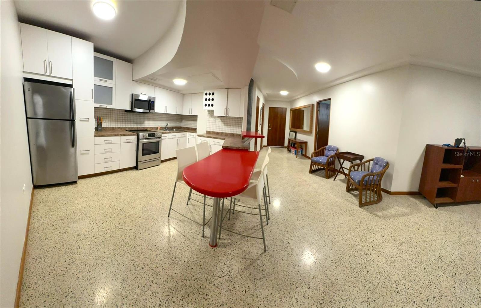 185 Calle Pine Grove #b-1 Property Photo 3