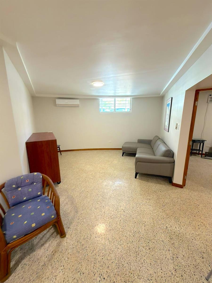 185 Calle Pine Grove #b-1 Property Photo 7