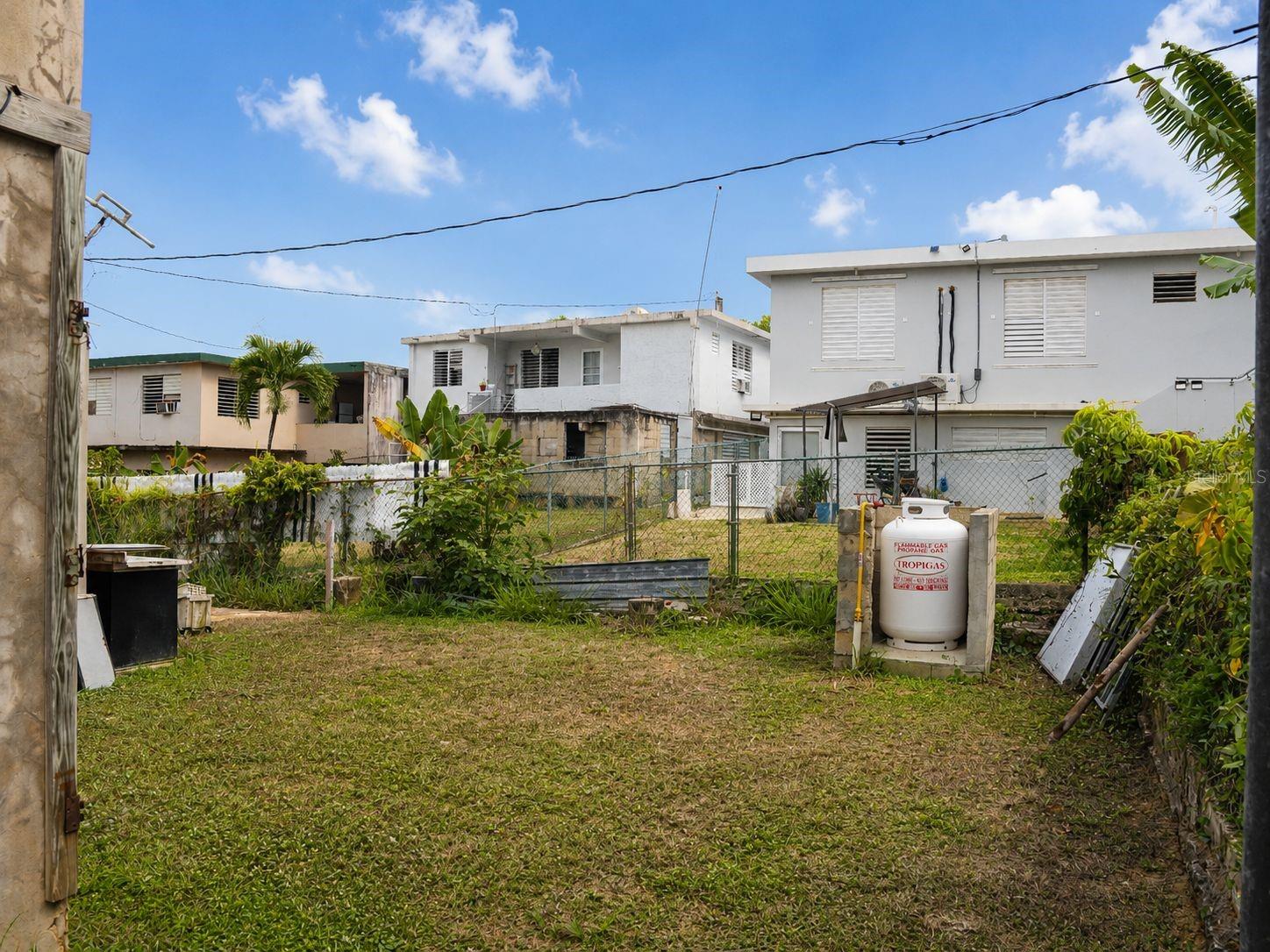 #2 St. Carr. Juaquin “yiye” Avila Property Photo 16