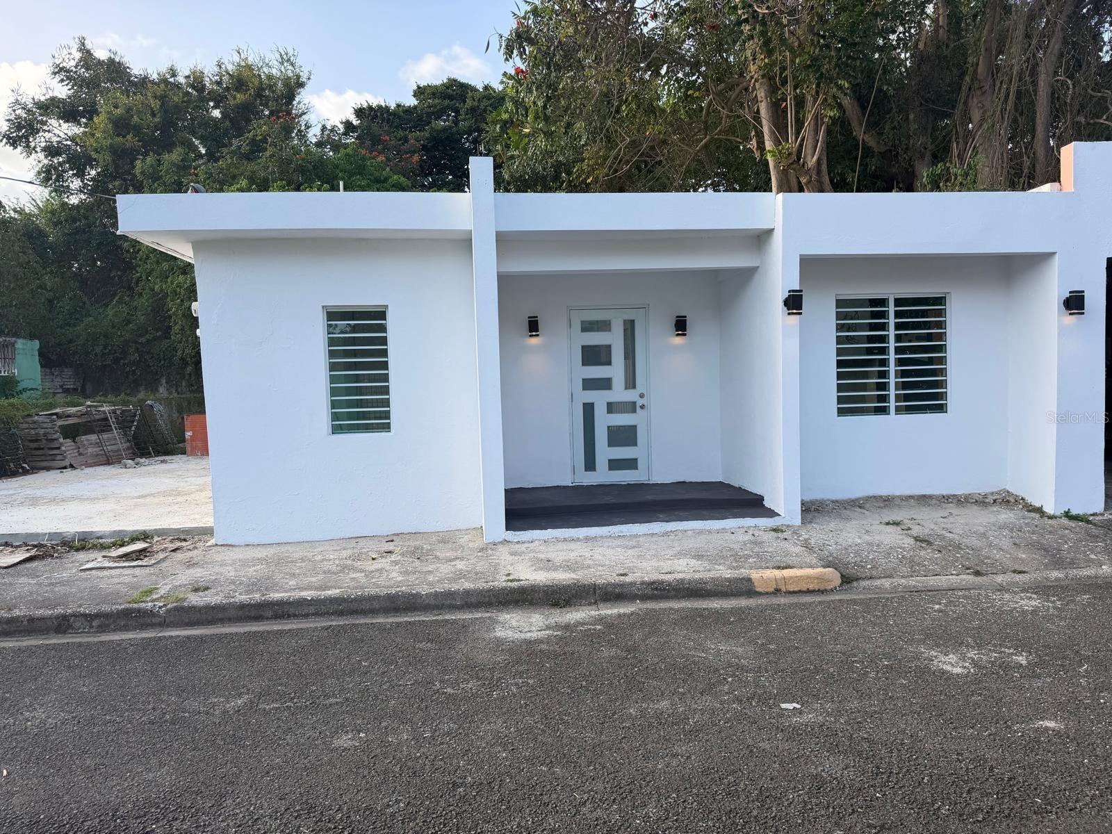 122 Bade Perez St. Property Photo 1