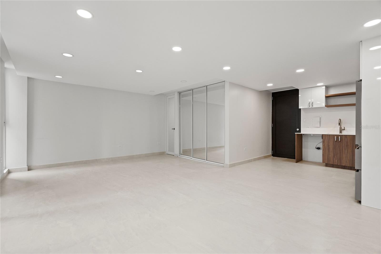 1407 Ashford Ave #5d Property Photo 5