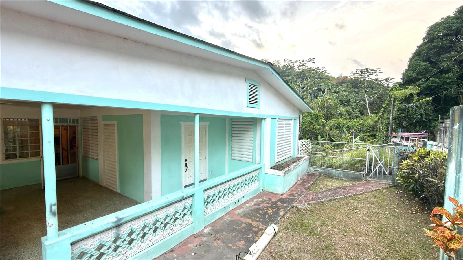 PR9122355 Property Photo 2