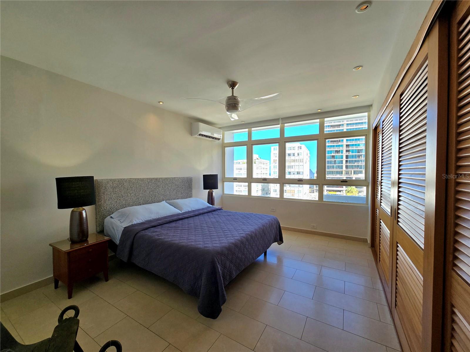 1160 Magdalena Ave #7b Property Photo 15
