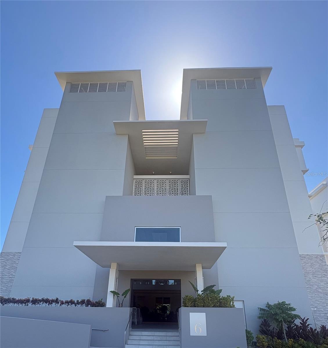 Ocean Drive Ph Four Seasons Private Residences #6502 Property Photo 2