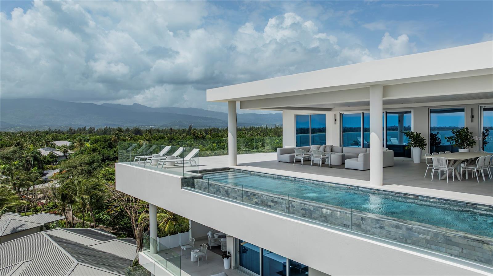 Ocean Drive Ph Four Seasons Private Residences #6502 Property Photo 7