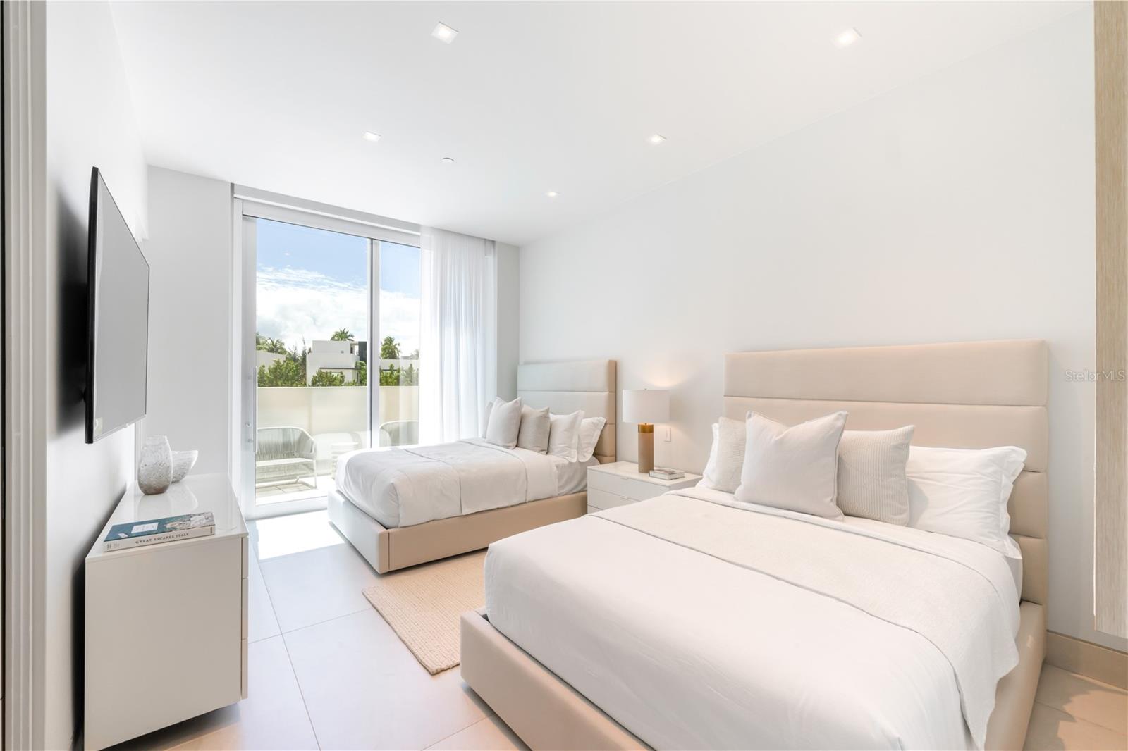 Ocean Drive Four Seasons Private Residences #6302 Property Photo 12