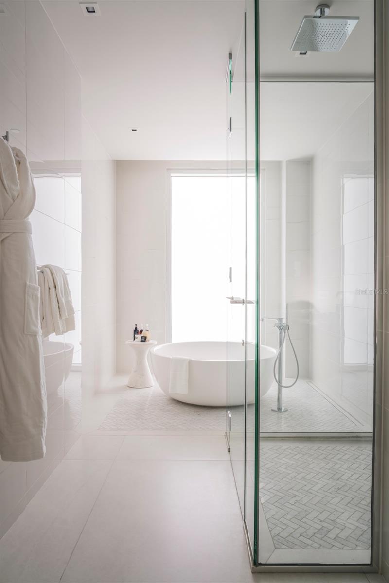 Ocean Drive Four Seasons Private Residences #6401 Property Photo 7
