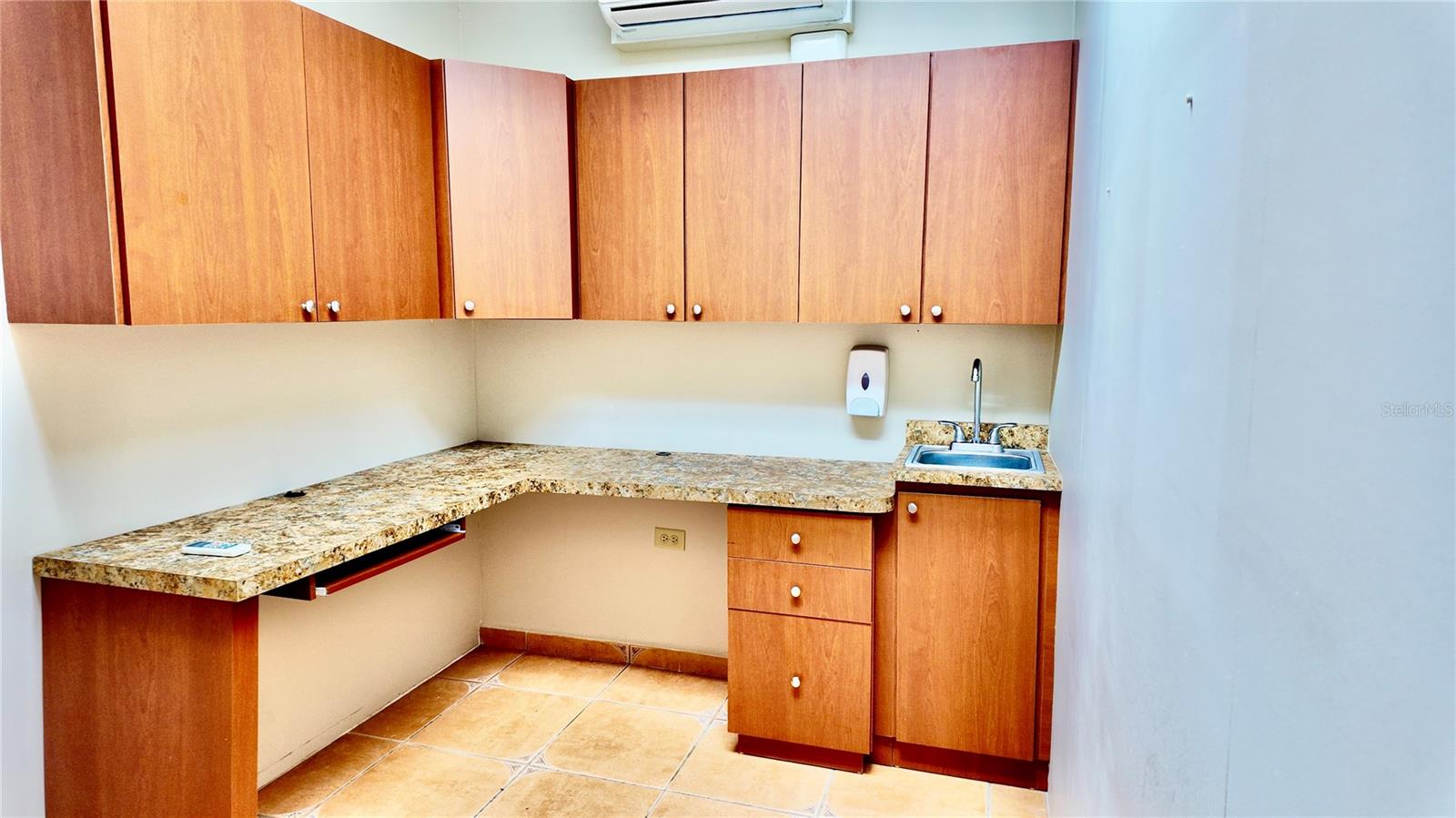 115 C. Marginal Property Photo 8