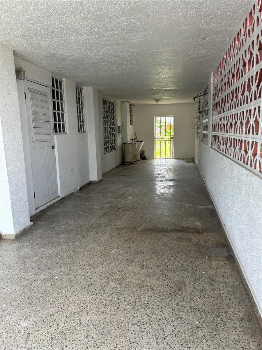 Calle 18 Bloque 23 Property Photo 2