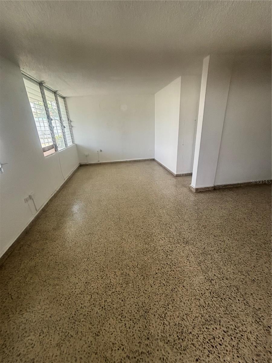 Calle 18 Bloque 23 Property Photo 4