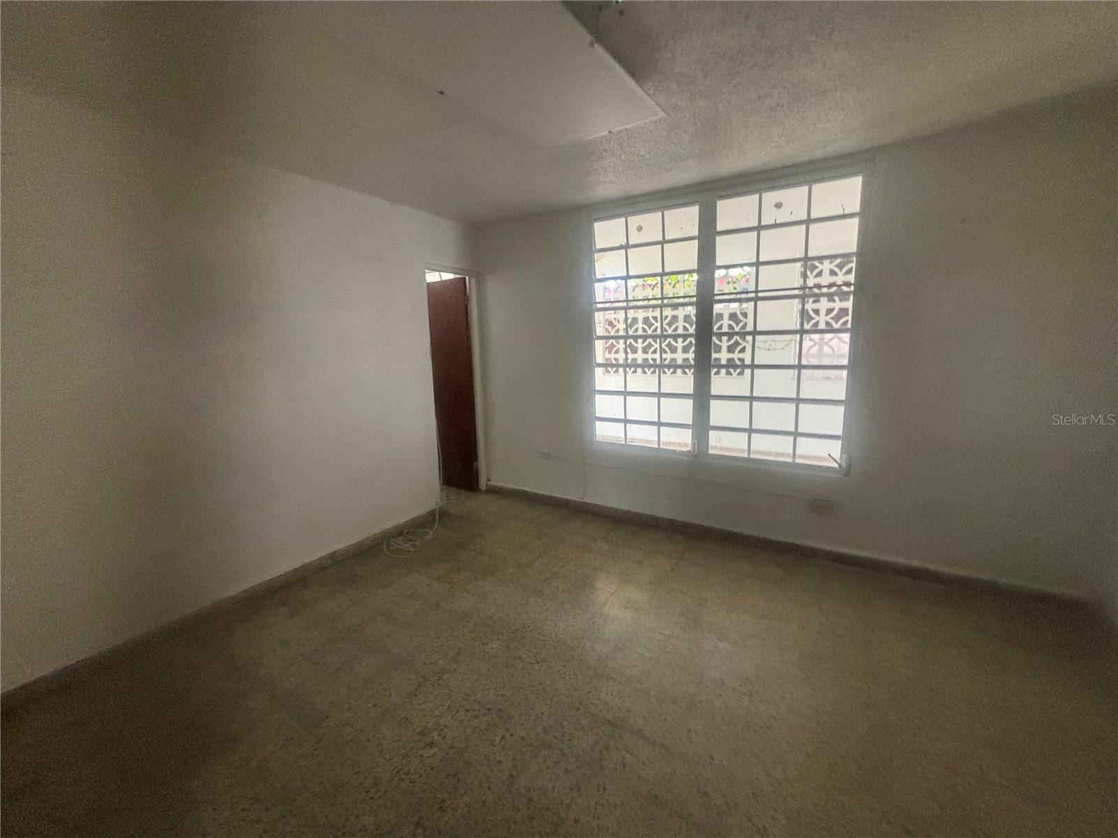 Calle 18 Bloque 23 Property Photo 14