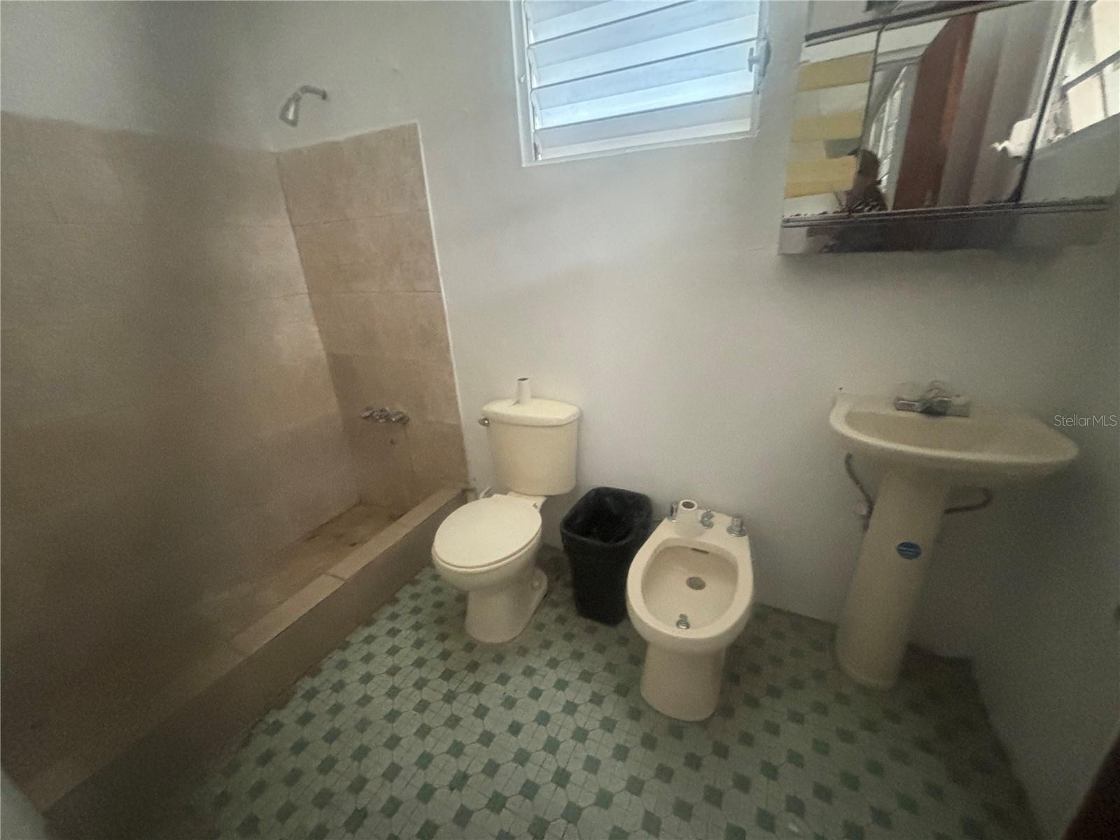 Calle 18 Bloque 23 Property Photo 16