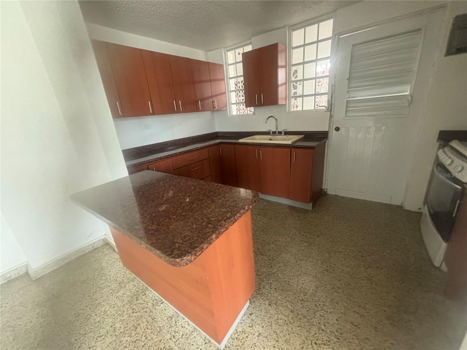 Calle 18 Bloque 23 Property Photo 17