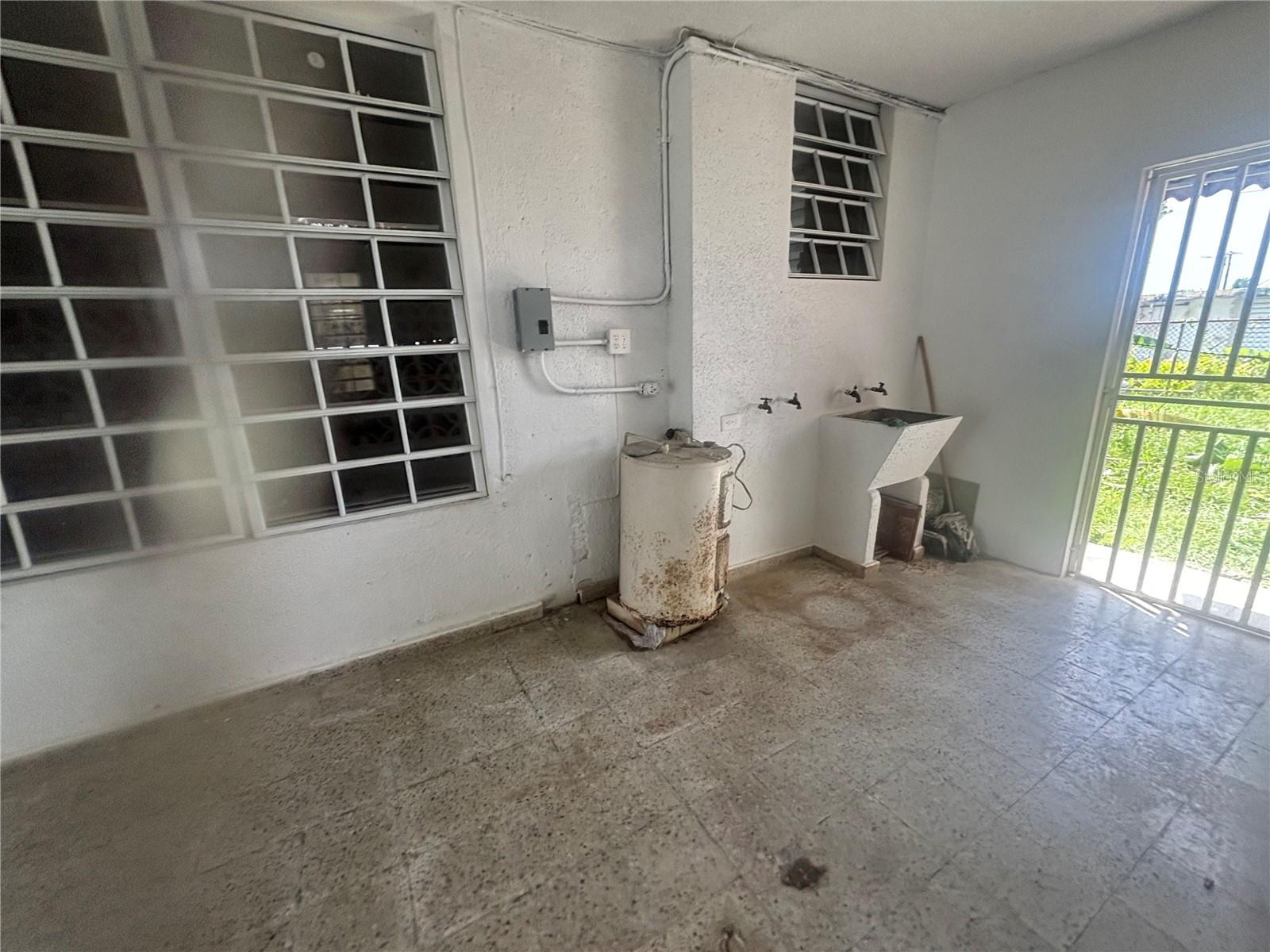 Calle 18 Bloque 23 Property Photo 21