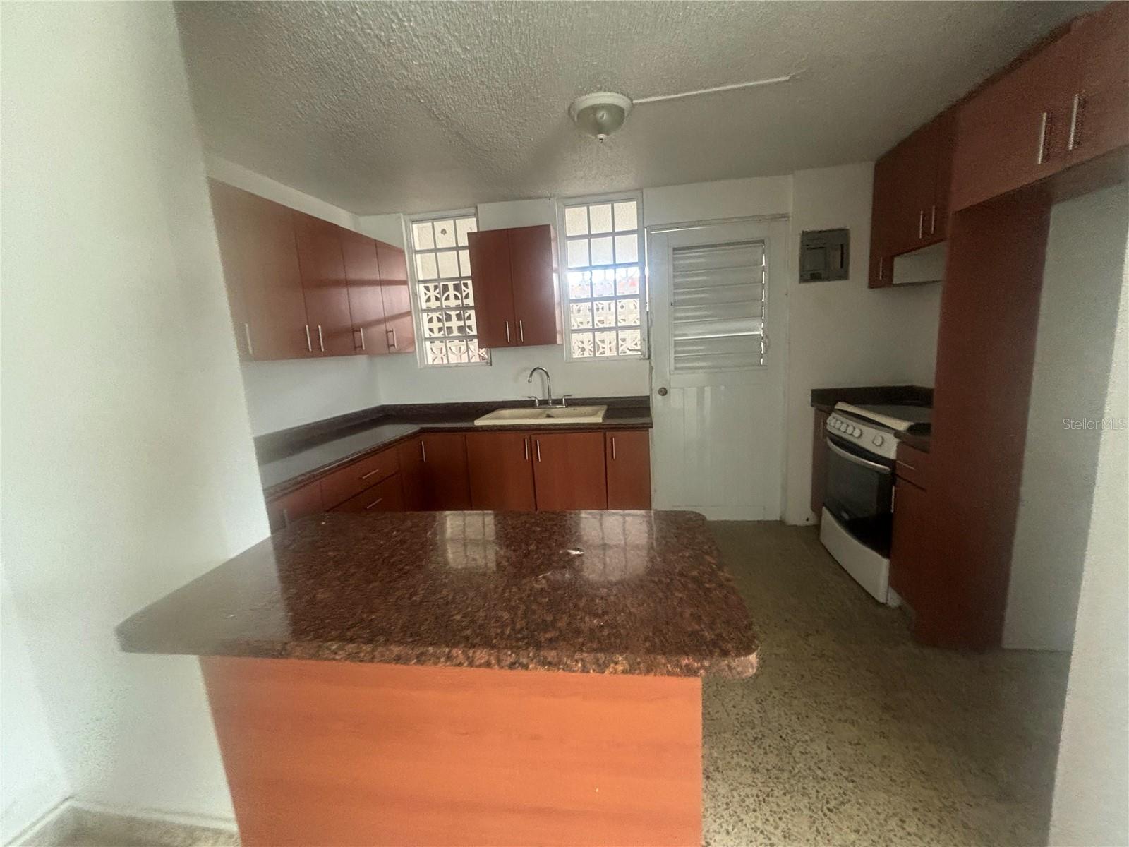 Calle 18 Bloque 23 Property Photo 29
