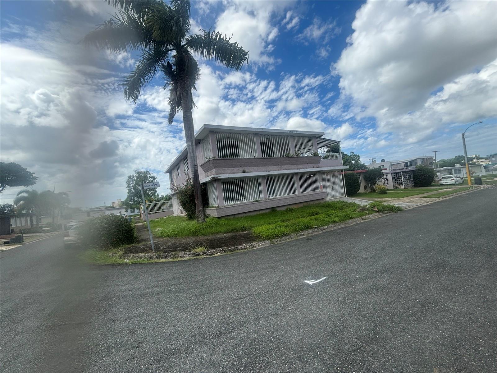 Calle 18 Bloque 23 Property Photo 32