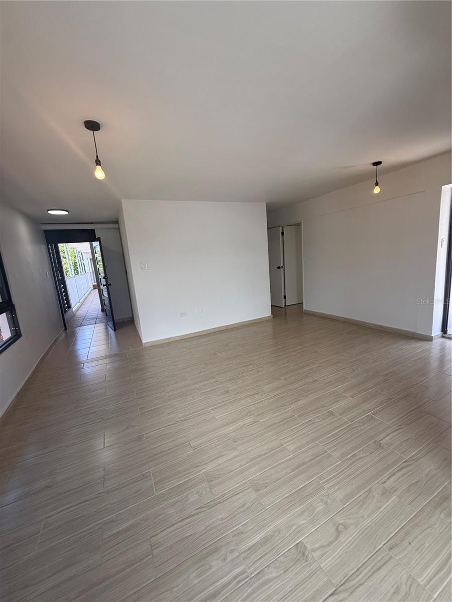 1367 Wilson #401 Property Photo 12