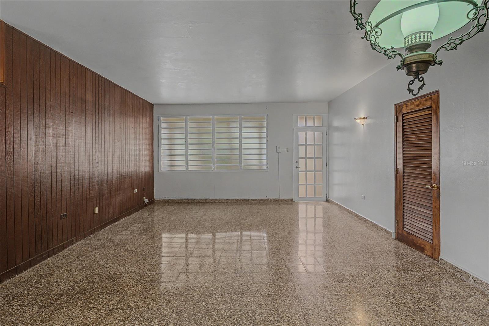 901 Harvard Property Photo 15