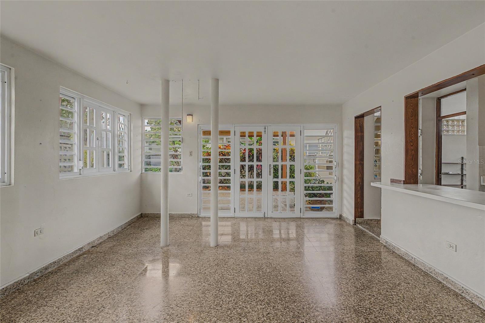 901 Harvard Property Photo 18