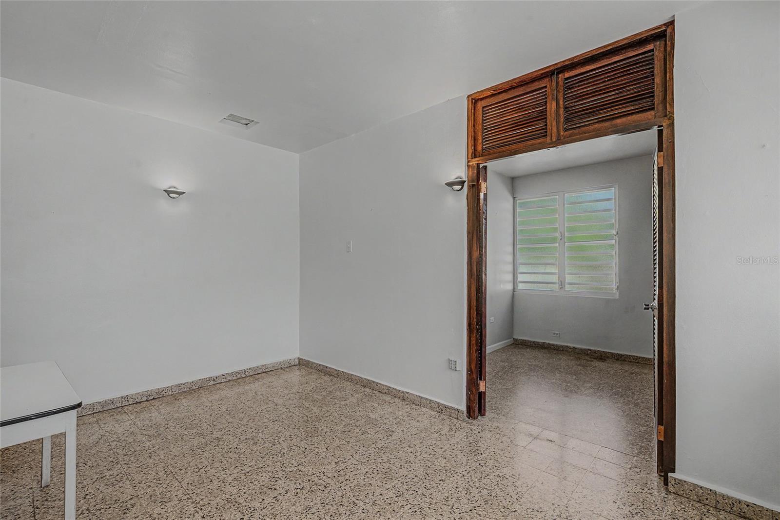 901 Harvard Property Photo 31