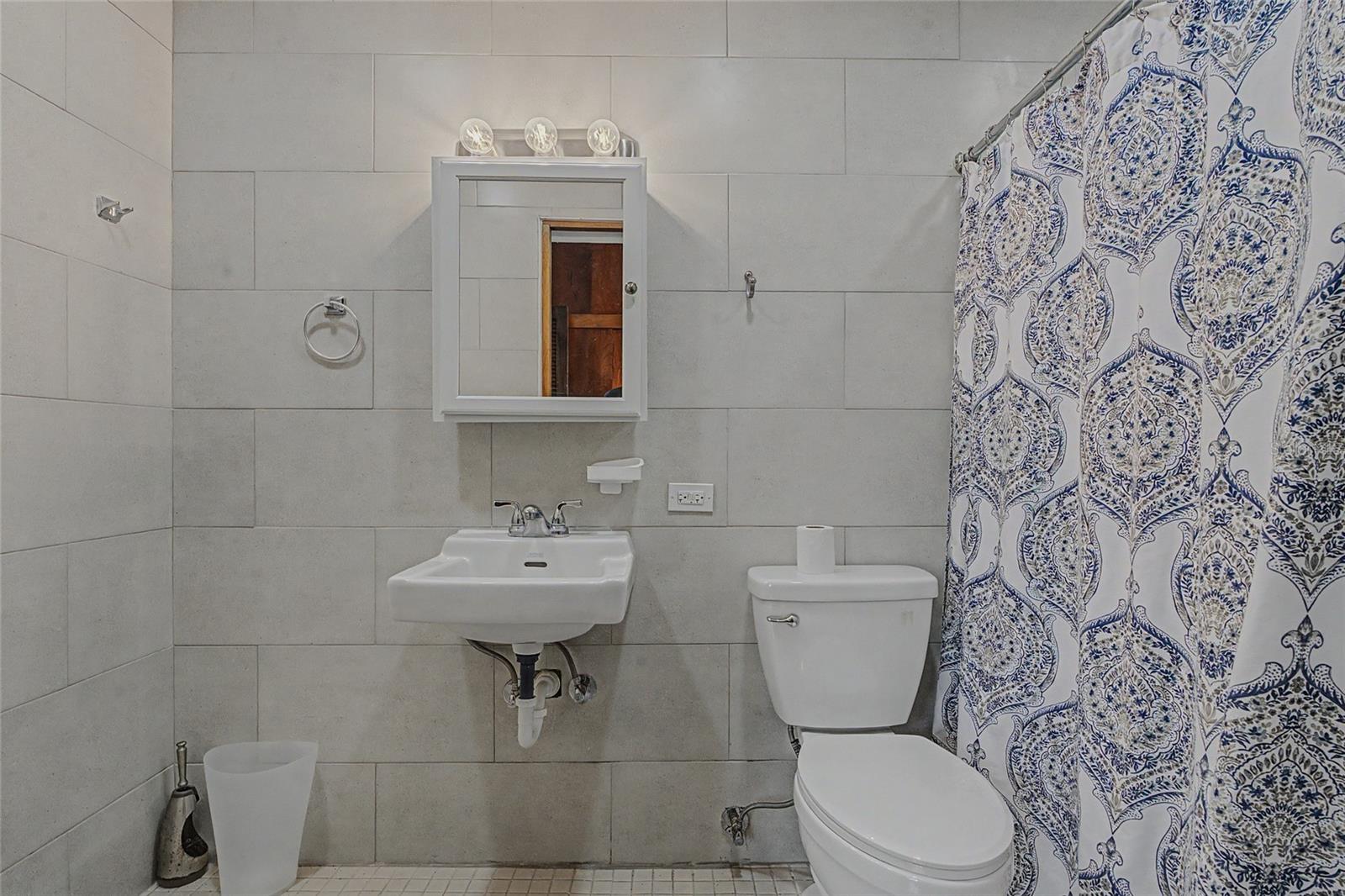 901 Harvard Property Photo 34
