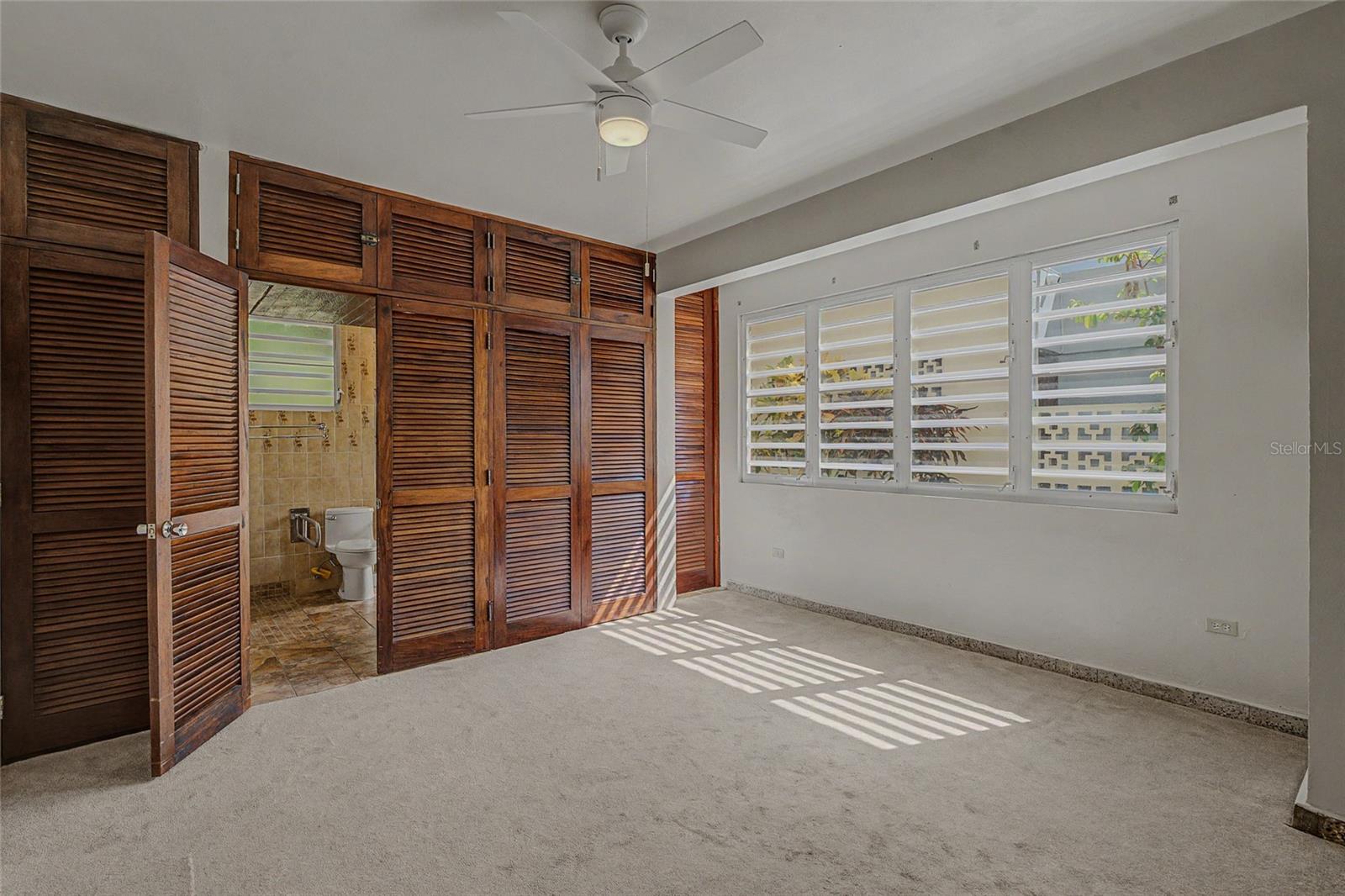 901 Harvard Property Photo 40