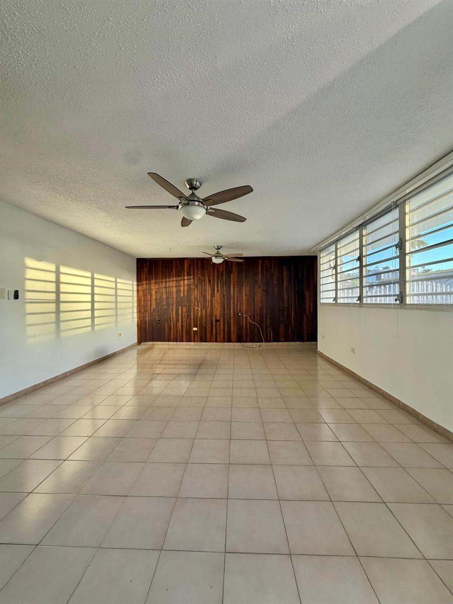 2105 Calle Antioquia Property Photo 5